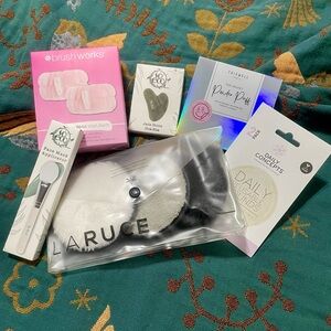 New face and skincare accessories